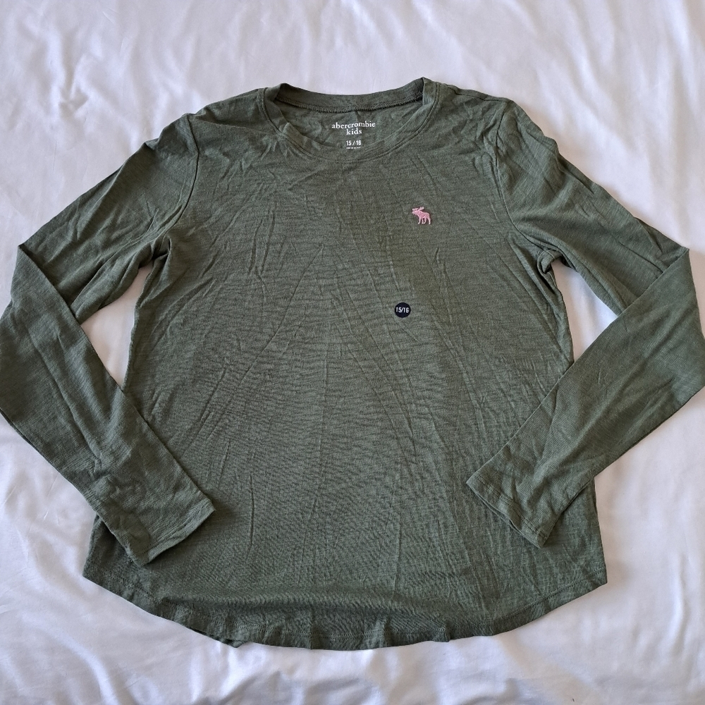 Abercrombie kids size 15/16 olive green top New